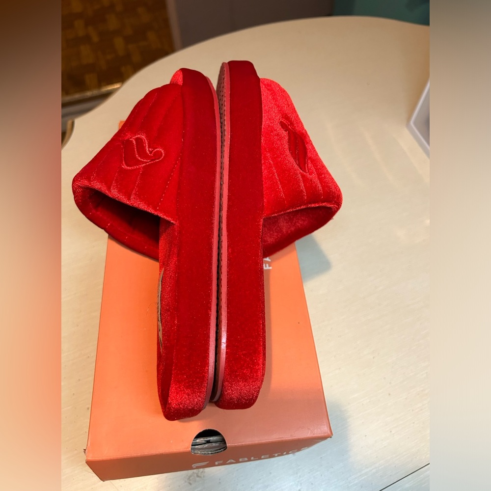 Fabletics Red Shoes - Picture 5 of 8